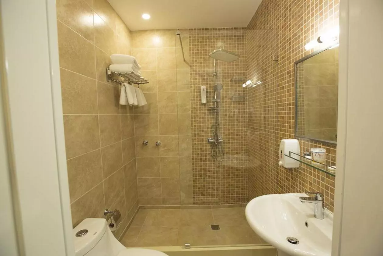 AMBER_SHABAVIZ (7).jpg